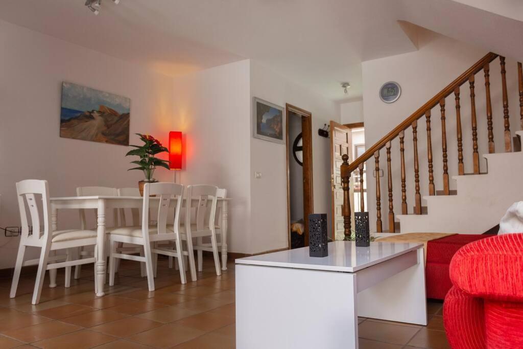 דירות אל מדאנו Duplex In Quiet Zone, Next To Sea, Fast Wifi מראה חיצוני תמונה