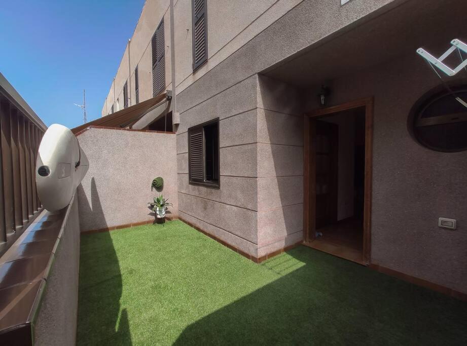 דירות אל מדאנו Duplex In Quiet Zone, Next To Sea, Fast Wifi מראה חיצוני תמונה